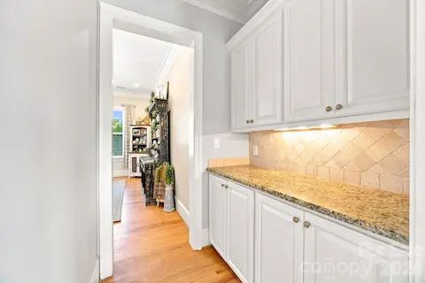 Butler's pantry