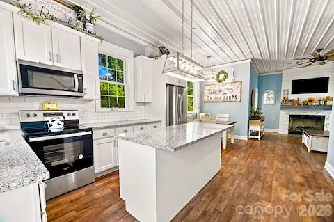 Guest cottage kitchen