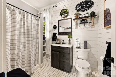 Guest cottage bath