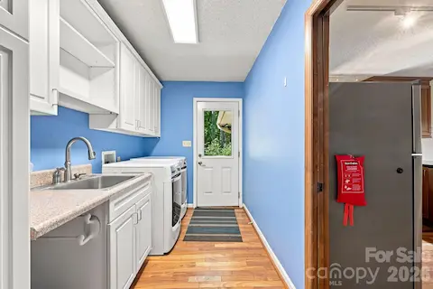 Laundry/MudRoom with Patio Access