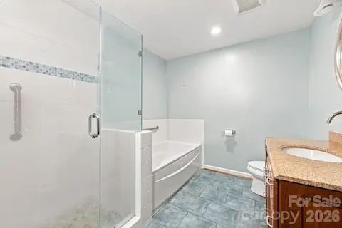 Main Floor Full Bath