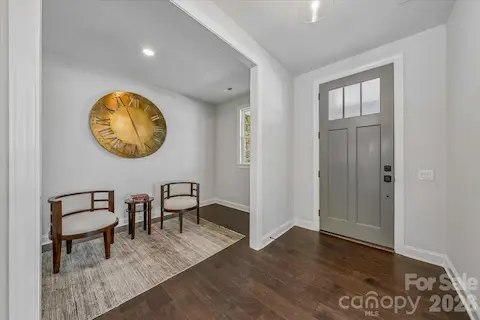 Sitting Area/Bonus Area