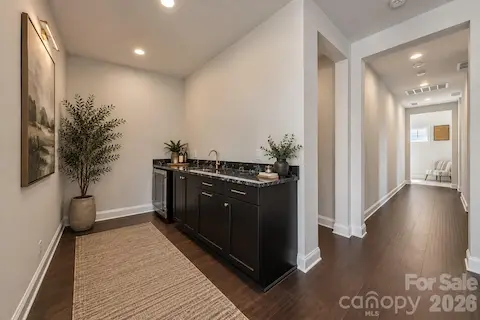 Custom Bar