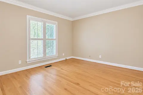 Office/Flex Room