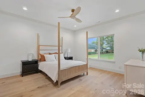 bedroom 2 upstairs