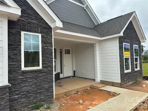 Homesite 629 features an Edgefield D