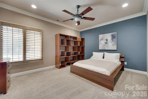 Additional bedroom with en suite