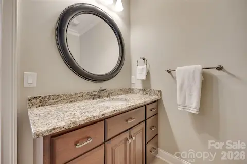 En suite full bathroom