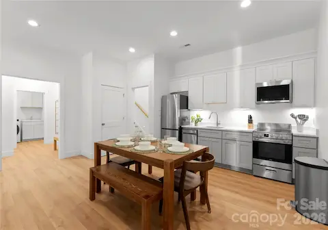 A second kitchen and dining area make the lower level especially convenient for hosting guests.