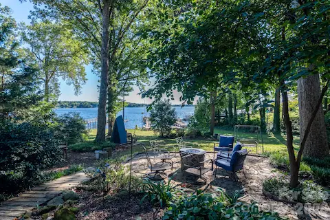 Firepit area overlooking Lake Norman