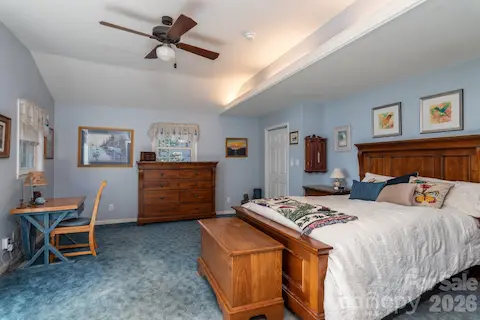 Spacious Masterbedroom